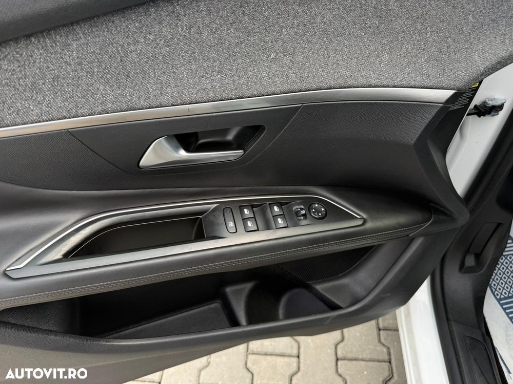 Peugeot 3008 BlueHDi 130 Stop & Start EAT8 Allure Business-Paket - 31