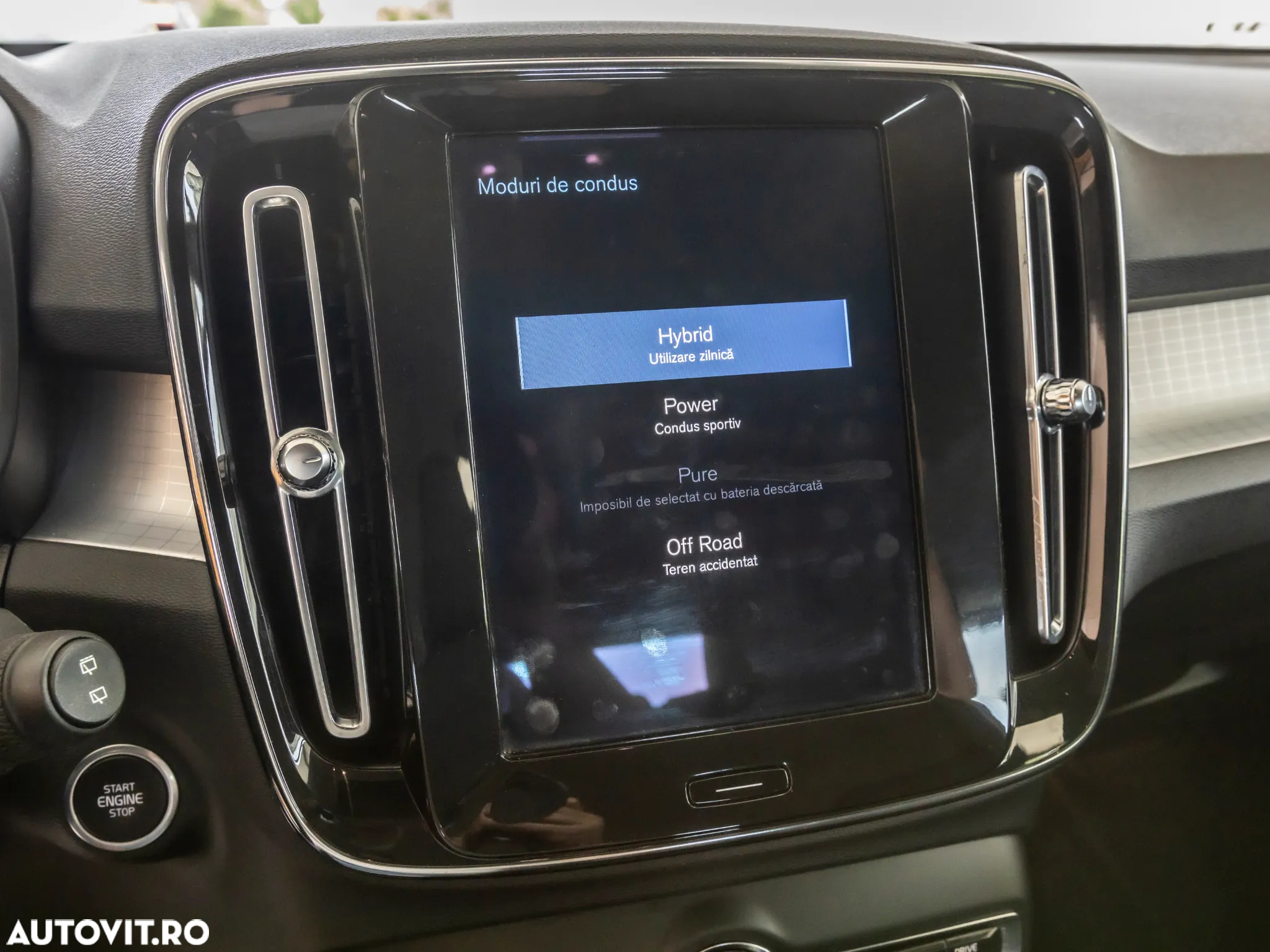 Volvo XC 40 Recharge T4 Twin Engine AT7 Inscription Expression - 28