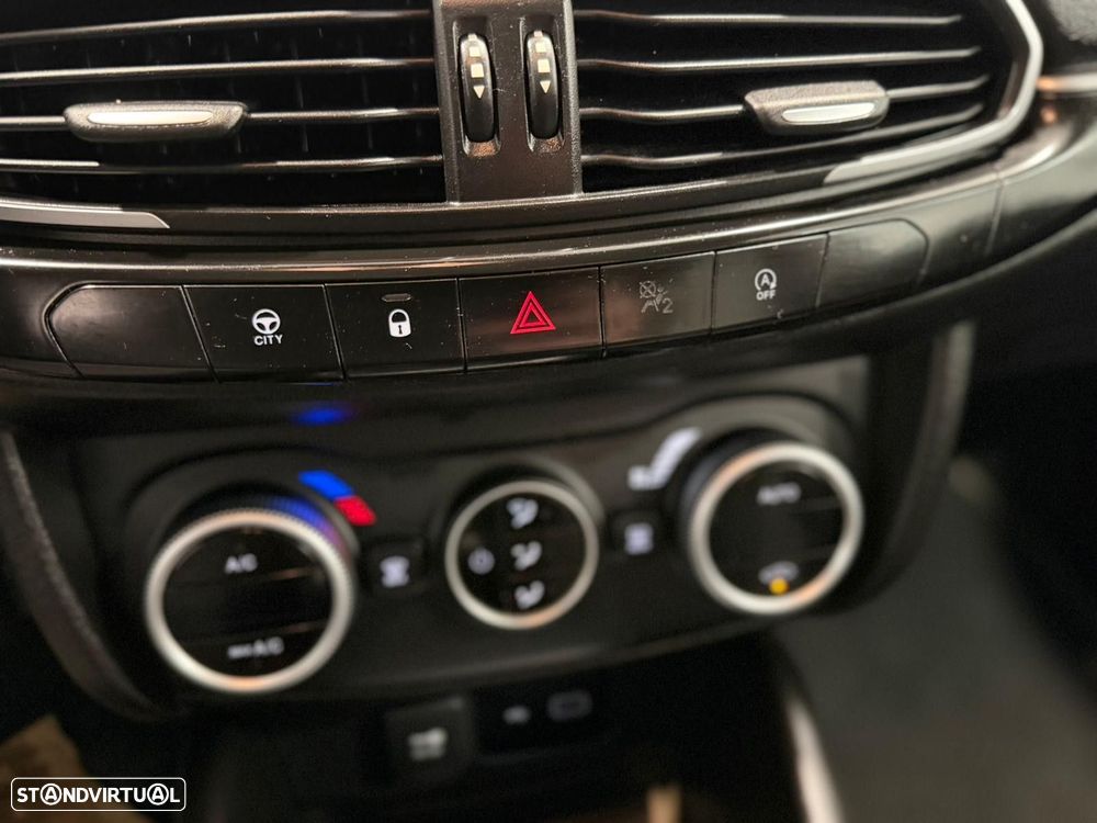 Fiat Tipo Station Wagon Cross 1.0 GSE T3 Cross - 11