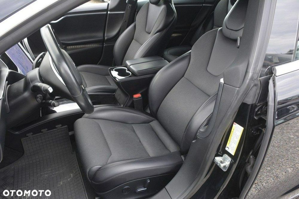 Tesla Model S - 15