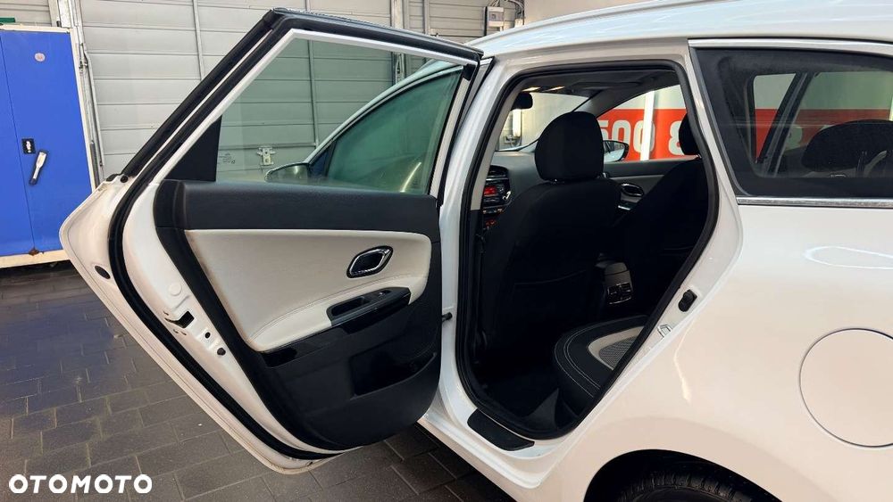 Kia Ceed - 31