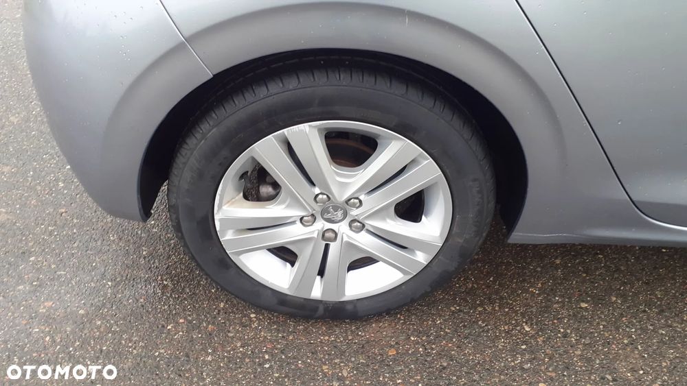 Peugeot 208 1.5 BlueHDi Allure S&S - 16