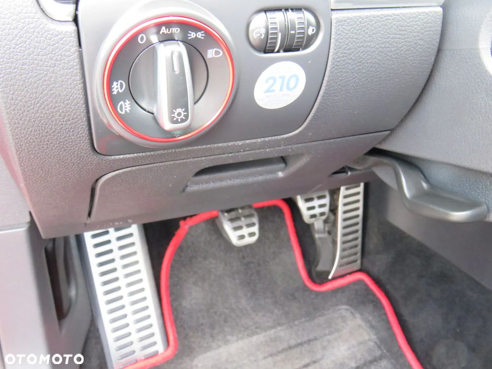 Volkswagen Golf - 37