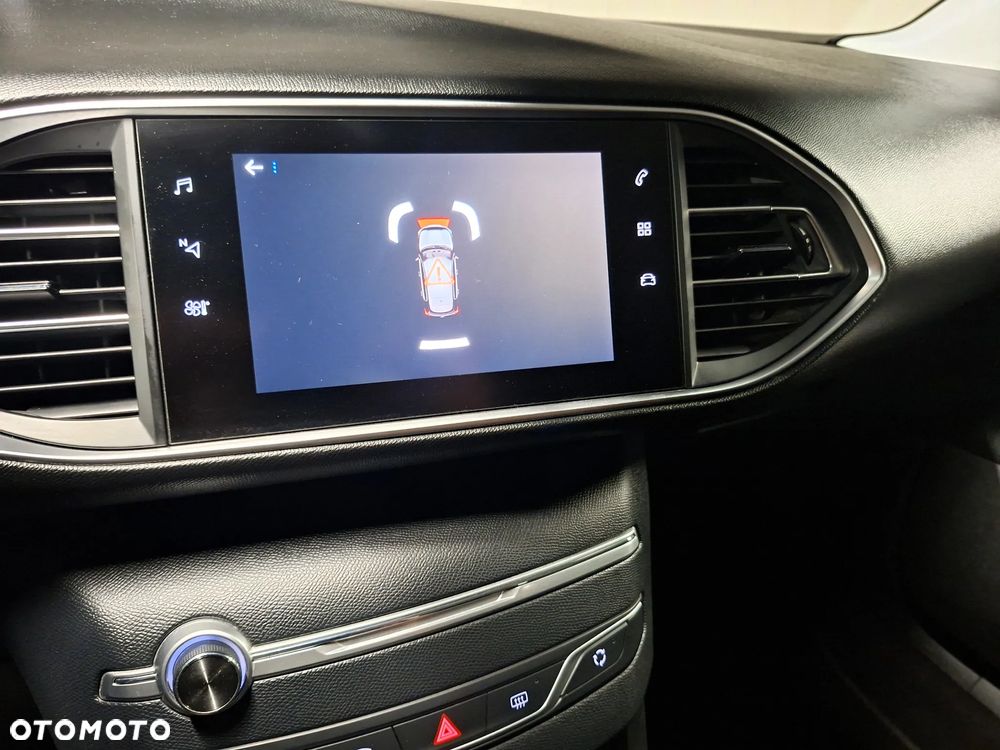 Peugeot 308 BlueHDi FAP 130 EAT8 Stop & Start Allure - 17