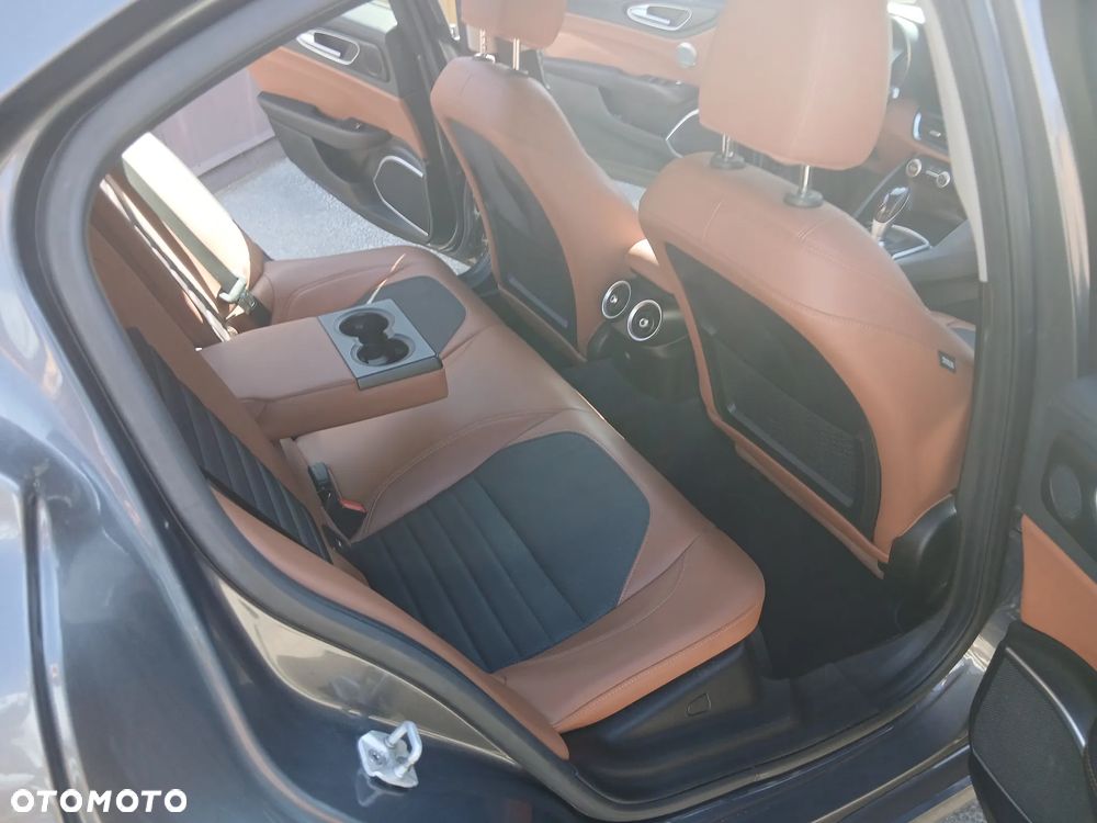 Alfa Romeo Giulia 2.0 Turbo Super - 10
