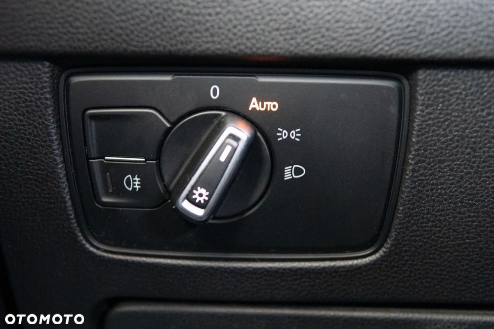 Volkswagen Passat - 25