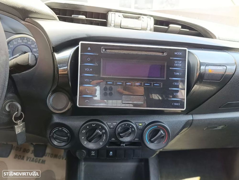 Toyota hilux 2.4 d-4d 4wd ce 3l - 9