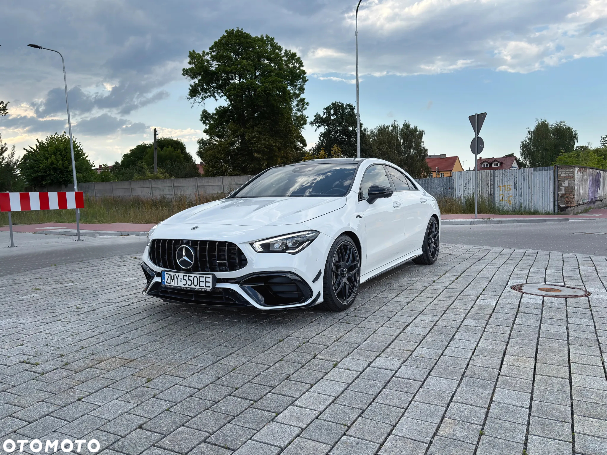 Mercedes-Benz CLA AMG 45 4-Matic 8G-DCT - 3