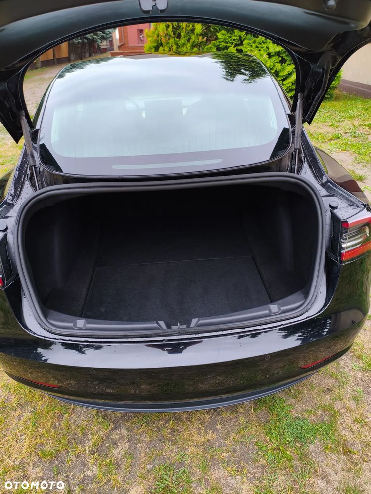 Tesla Model 3 Long Range AWD - 11