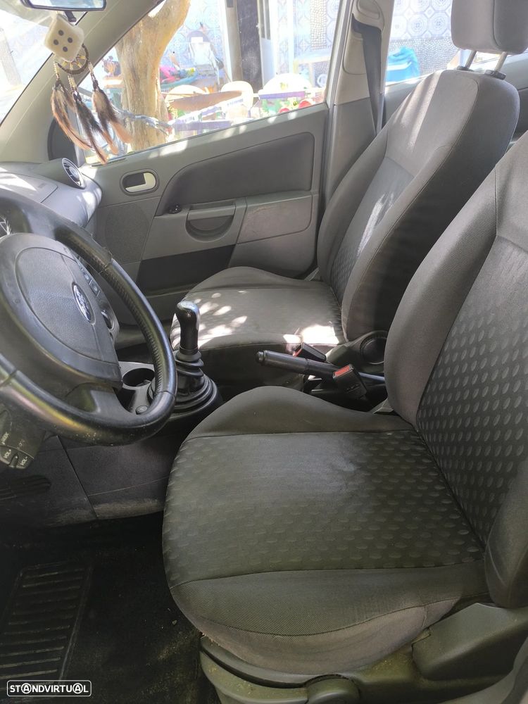 Ford Fiesta 1.4 Ambiente - 6