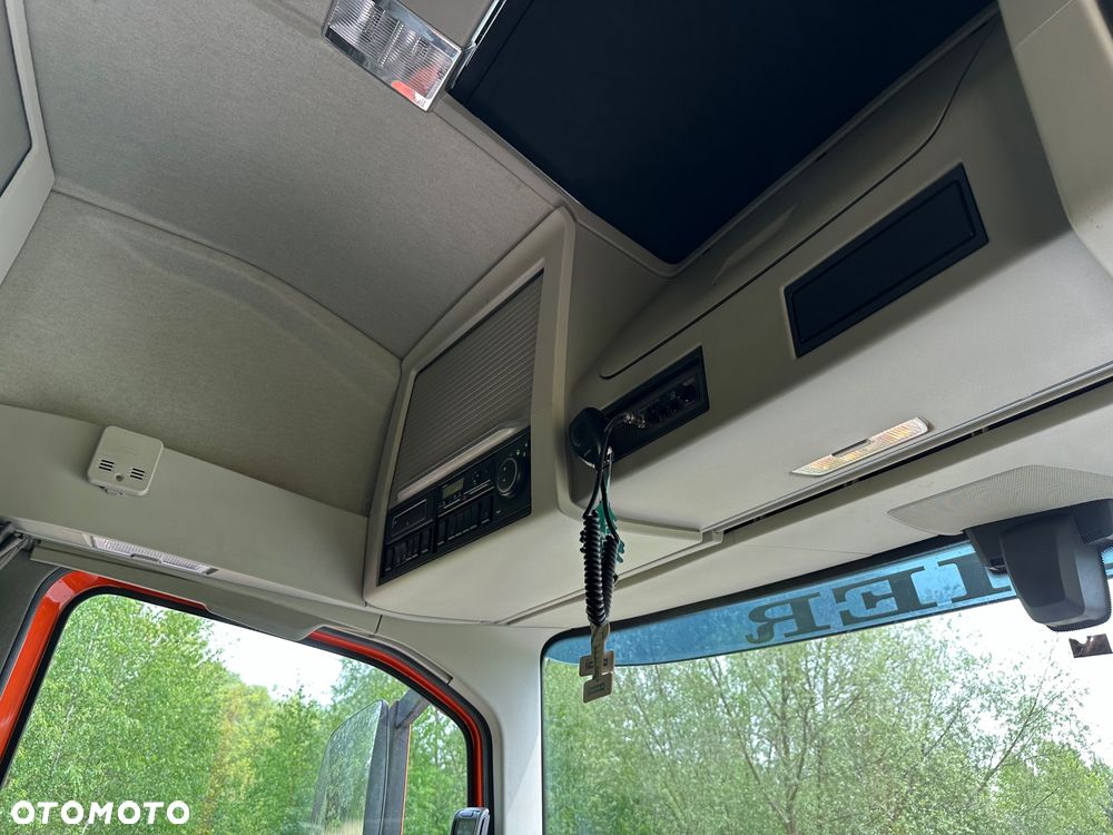 Volvo FH 500 8X2 WYWROTKA DO ZBOZA Z POMPA SAMOZALADOWCZA - 30