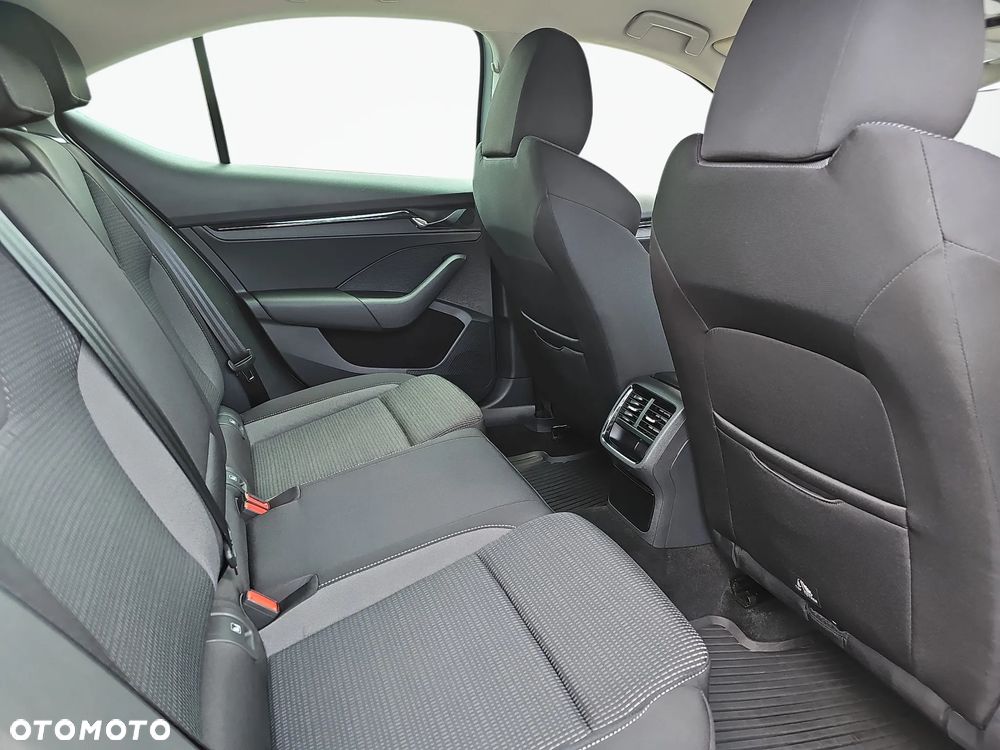 Skoda Octavia 2.0 TDI Ambition DSG - 12