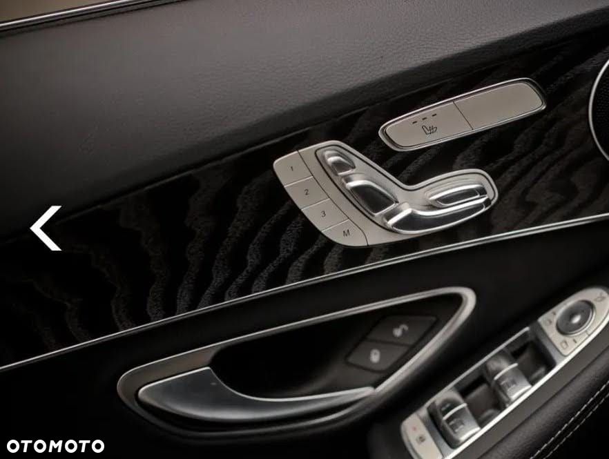 Mercedes-Benz Klasa C 300 4Matic 9G-TRONIC Avantgarde - 21