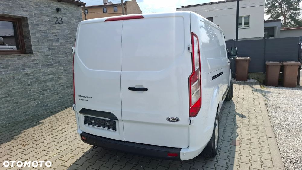 Ford TRANSIT CUSTOM - 12