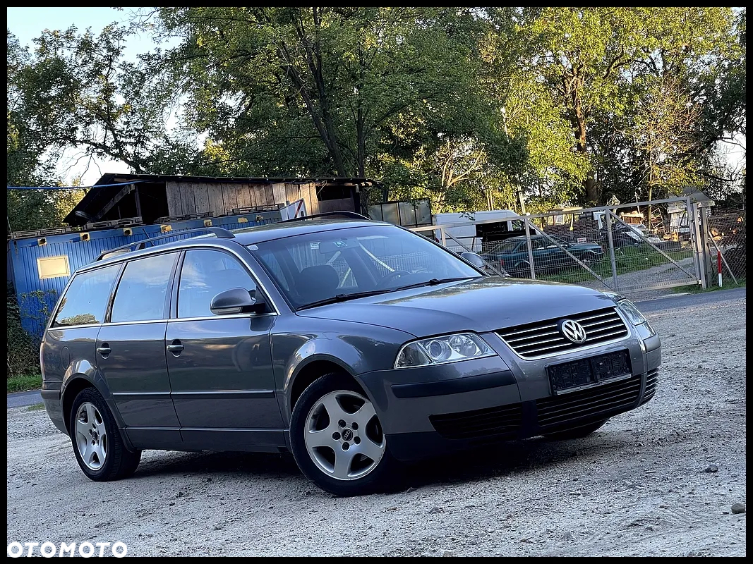 Volkswagen Passat 1.9 TDI Highline - 11