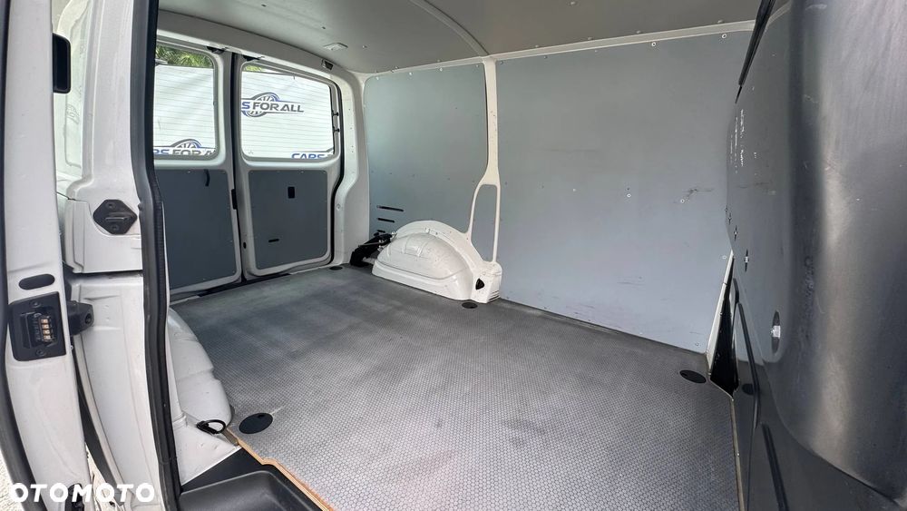 Volkswagen Transporter 2.0 TDI z 2022 roku - 7