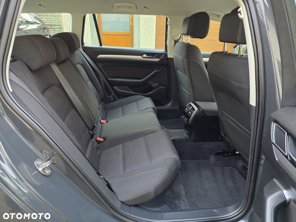 Volkswagen Passat Variant 2.0 TDI SCR DSG Comfortline - 13