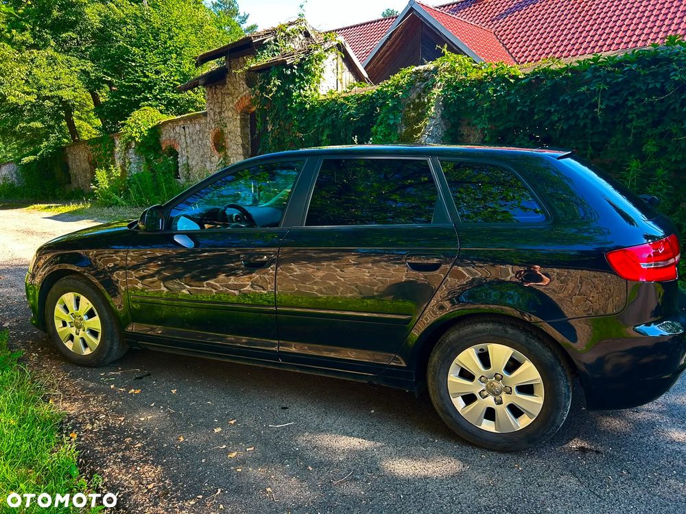 Audi A3 Sportback 1.6 TDI DPF Attraction - 7