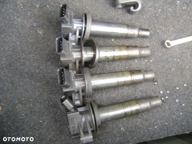 CEWKA CEWKI ZAPŁONOWE AVENSIS COROLLA VERSO - 1