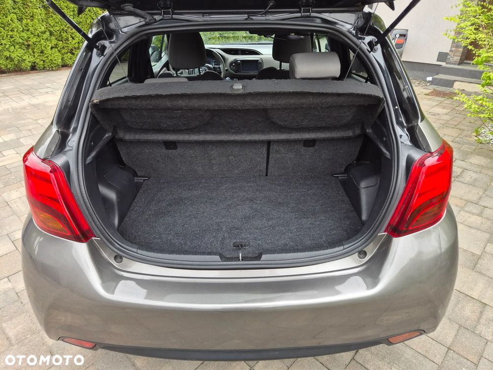 Toyota Yaris Hybrid 100 Business Edition - 15
