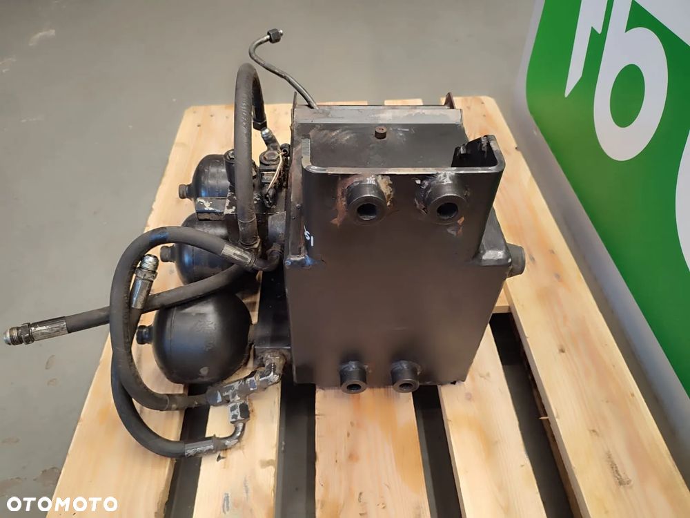 Amortyzacja przedniej osi V34938800 Valtra N91 - 4