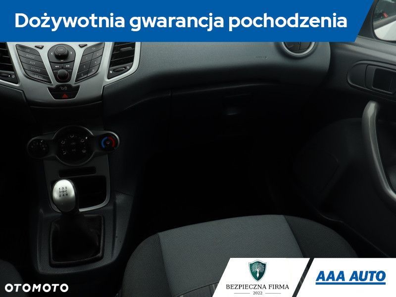 Ford Fiesta - 9