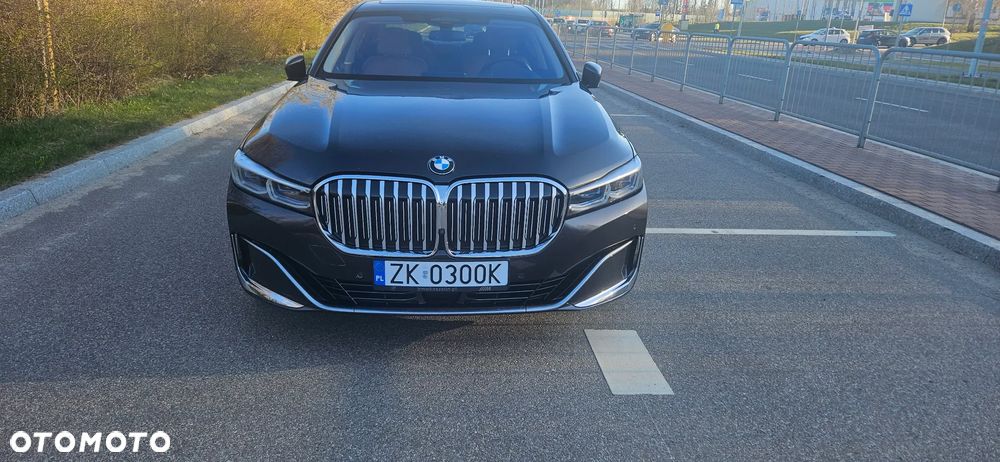 BMW Seria 7 740d xDrive mHEV - 3
