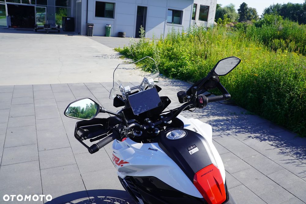 Benelli Inny - 8