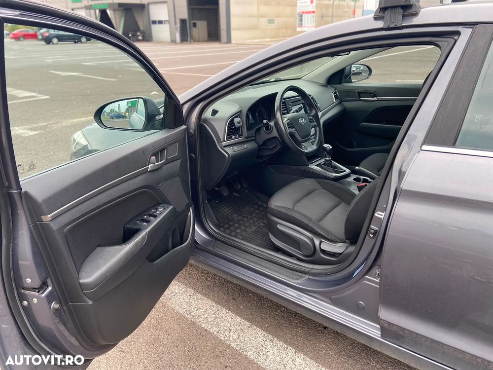 Hyundai Elantra 1.6 MPi Highway - 16