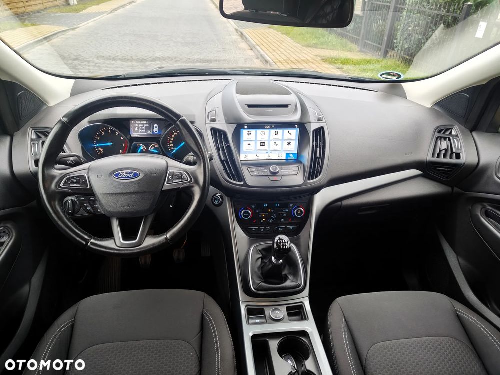 Ford Kuga - 25