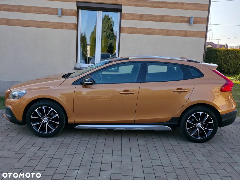 Volvo V40 Cross Country D3 Momentum - 17