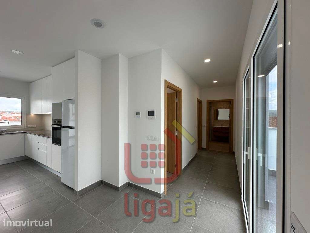 Apartamento T2 - Ourém! - Grande imagem: 2/19