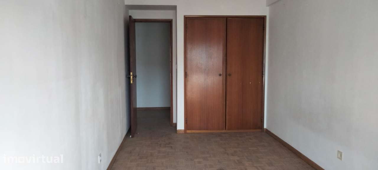 APARTAMENTO T2 para venda São João da Talha Vista Rio - Grande imagem: 3/9