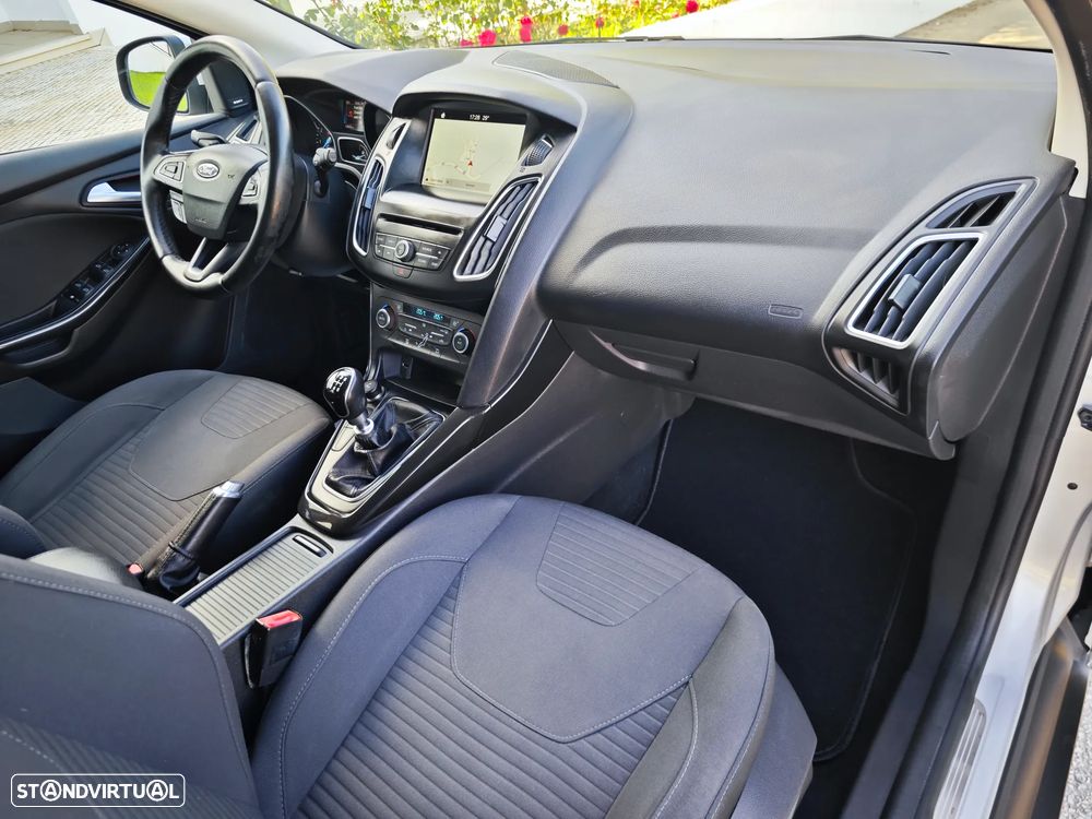 Ford Focus SW 1.0 SCTi Titanium - 9