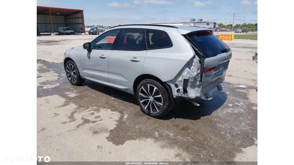 Volvo XC 60 B5 B AWD Plus Dark - 7