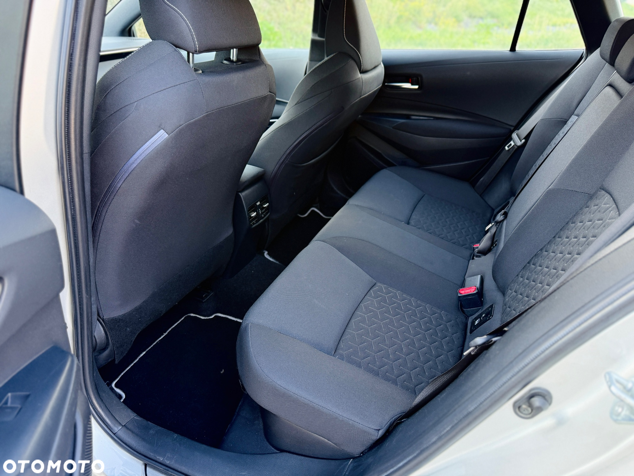 Toyota Corolla 1.8 Hybrid Active - 13