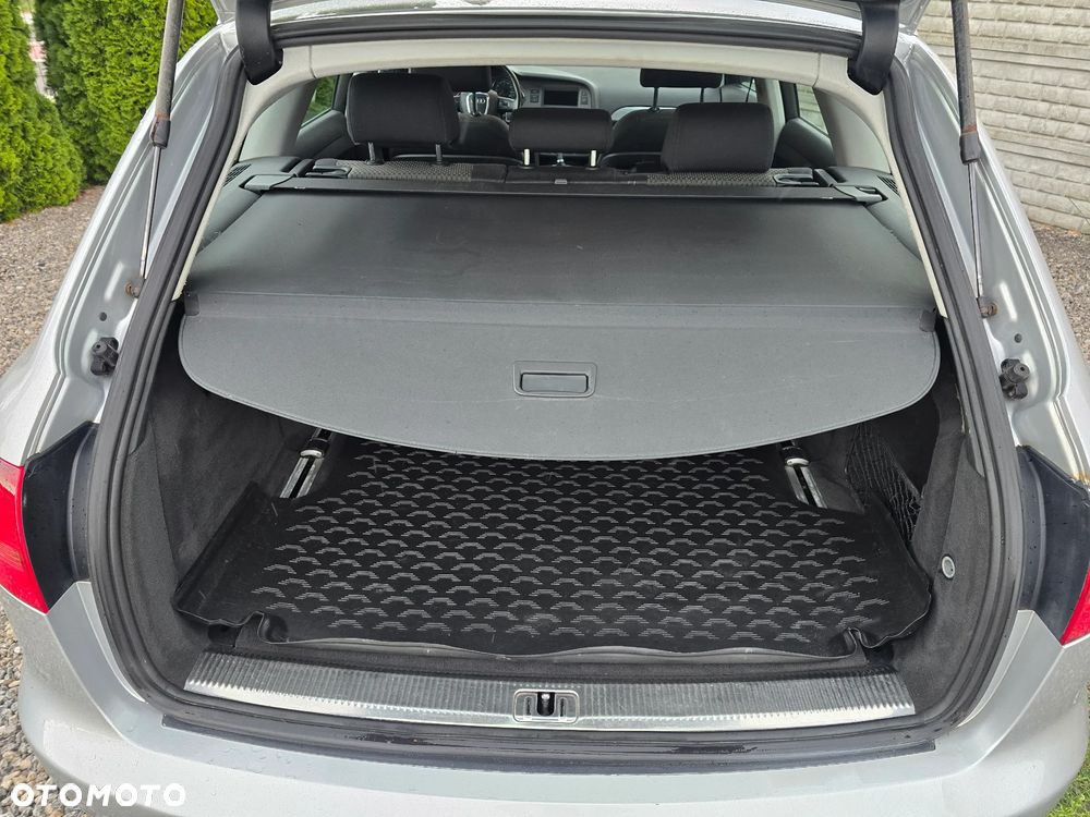 Audi A6 Avant 2.4 - 11