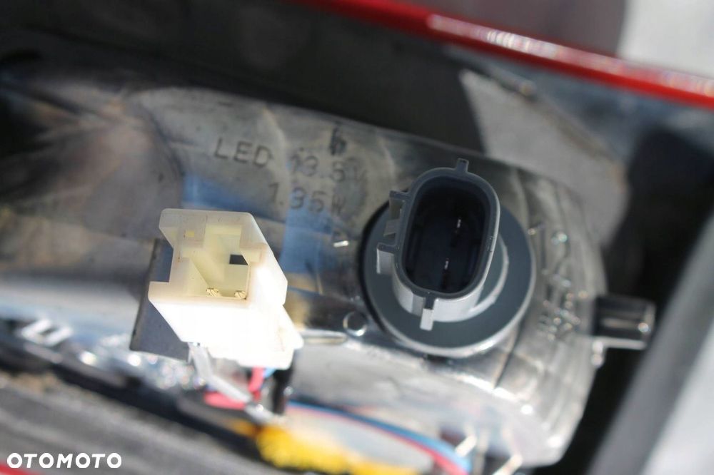 LAMPA W KLAPĘ LEWA TYLNA DB3D513G0 LEWY TYŁ MAZDA CX-3 15-18 - 6