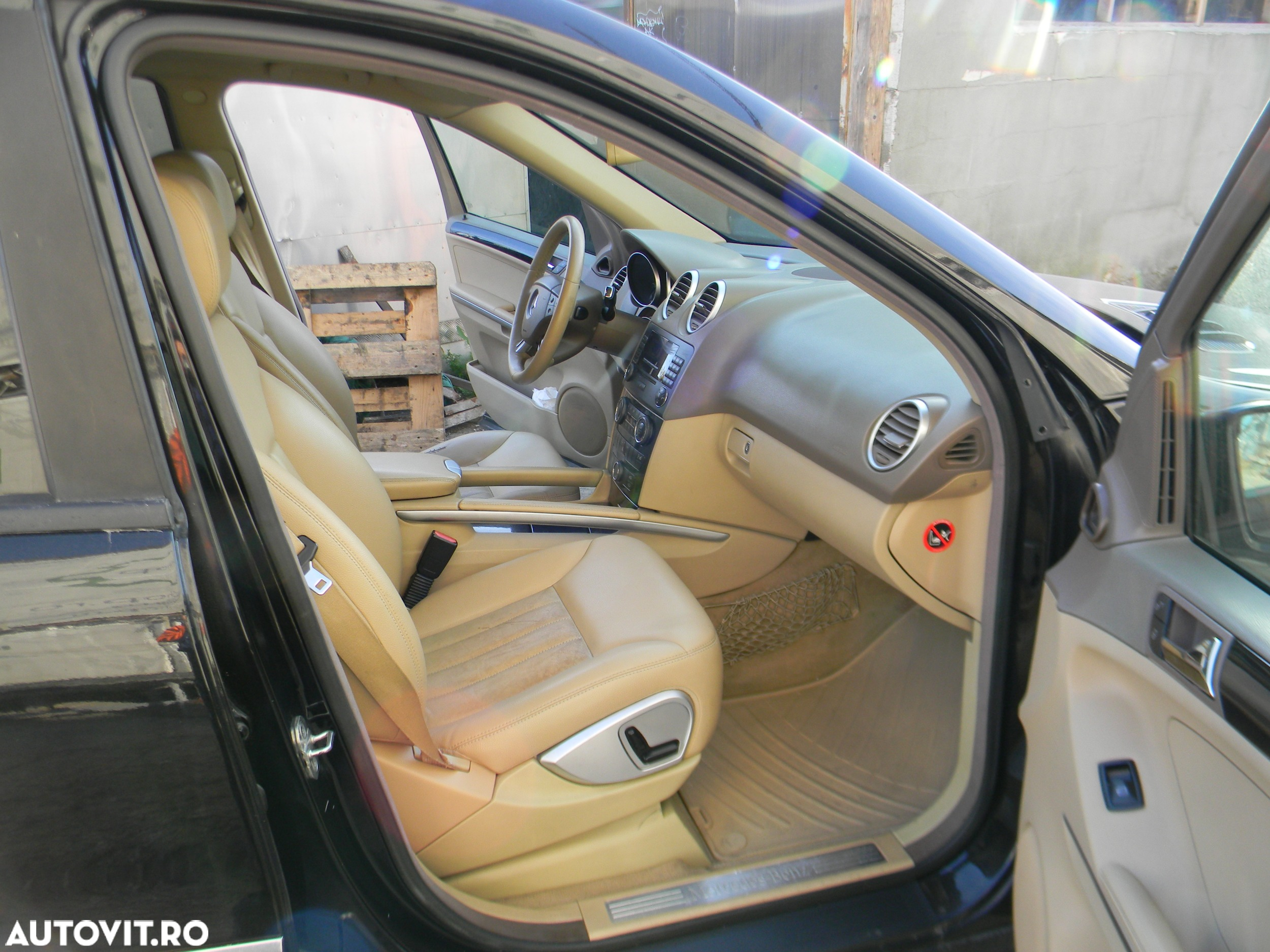 Dezmembrari  Mercedes-Benz ML / M-CLASS (W164)  2005  > 0000 ML 300 C - 15