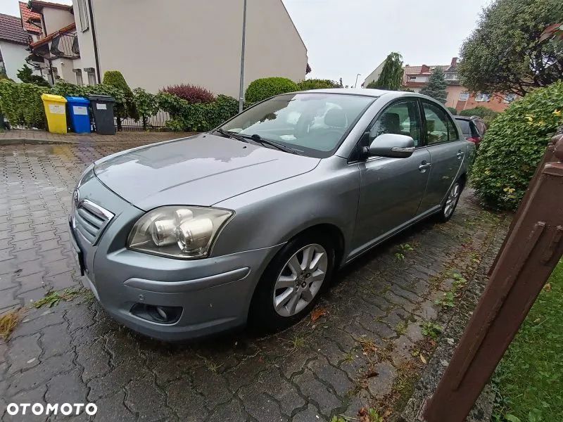 Toyota Avensis - 1
