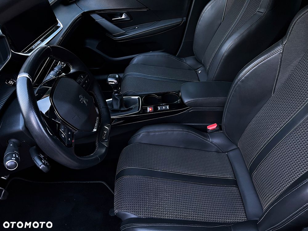 Peugeot 208 PureTech 100 GT Pack - 9