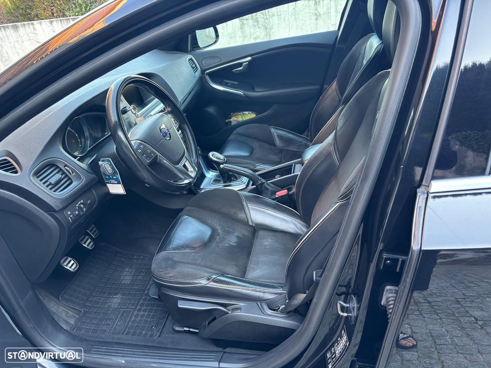 Volvo V40 D2 R Design - 17