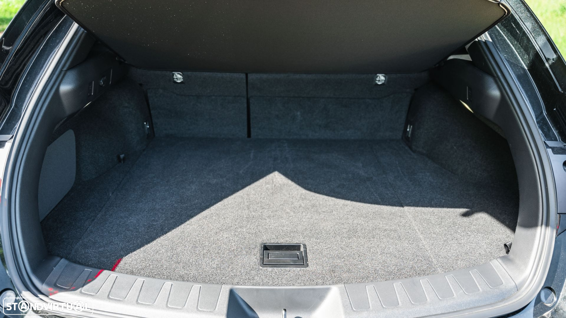Lexus UX 250h Sport (Ecrã 12.3) - 19