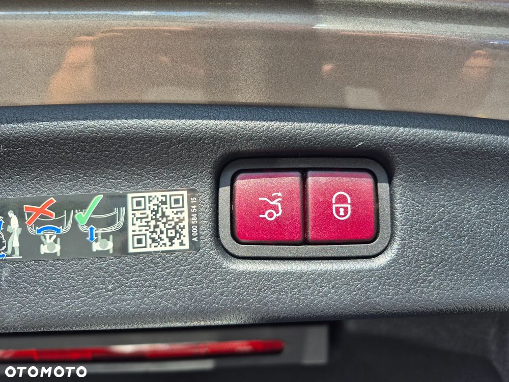 Mercedes-Benz Klasa C 200 4MATIC 9G-TRONIC - 27