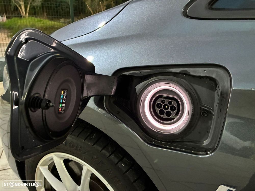 BMW 225xe Active Tourer - 7