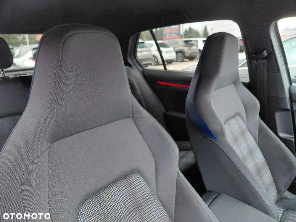 Volkswagen Golf - 16