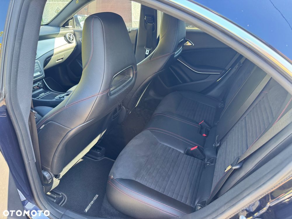 Mercedes-Benz CLA 220 4-Matic AMG Line - 17