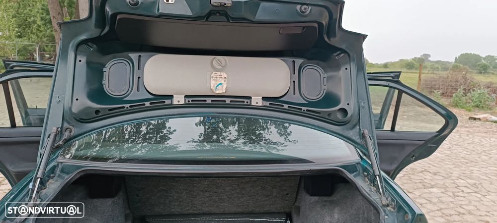 BMW 318 tds - 12