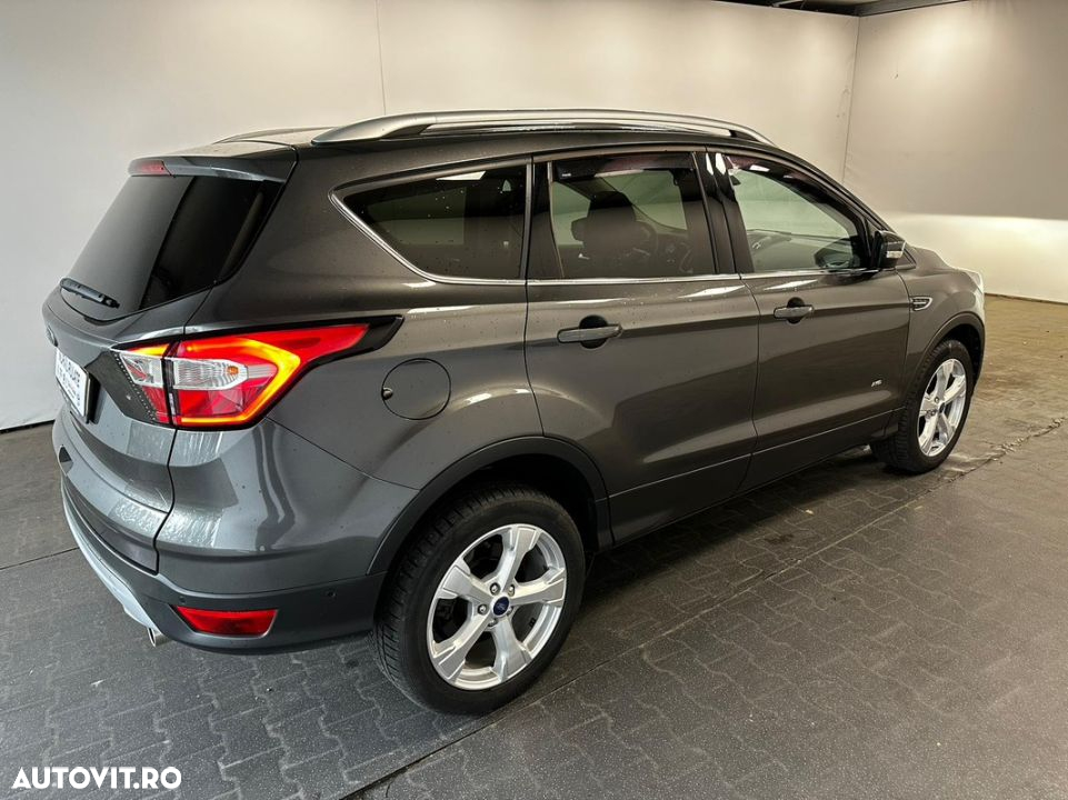 Ford Kuga 2.0 TDCi 4WD Powershift Titanium - 39