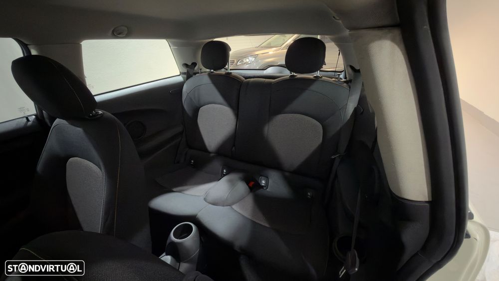 MINI 3 Portas One - 12